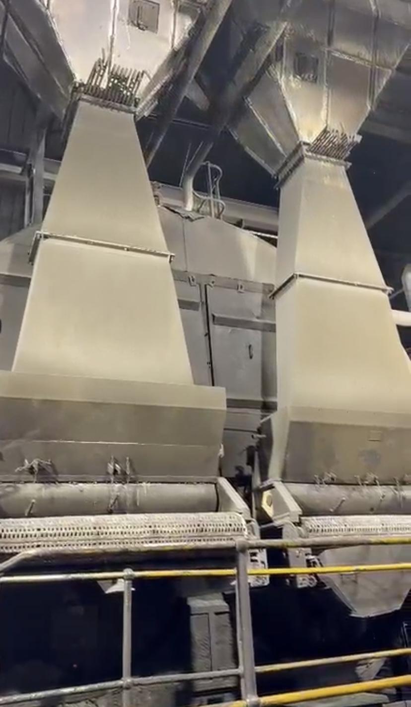 Plant hoppers and chutes